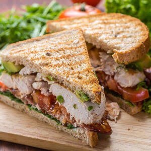 CHICKEN CHEEZ SANDWICH